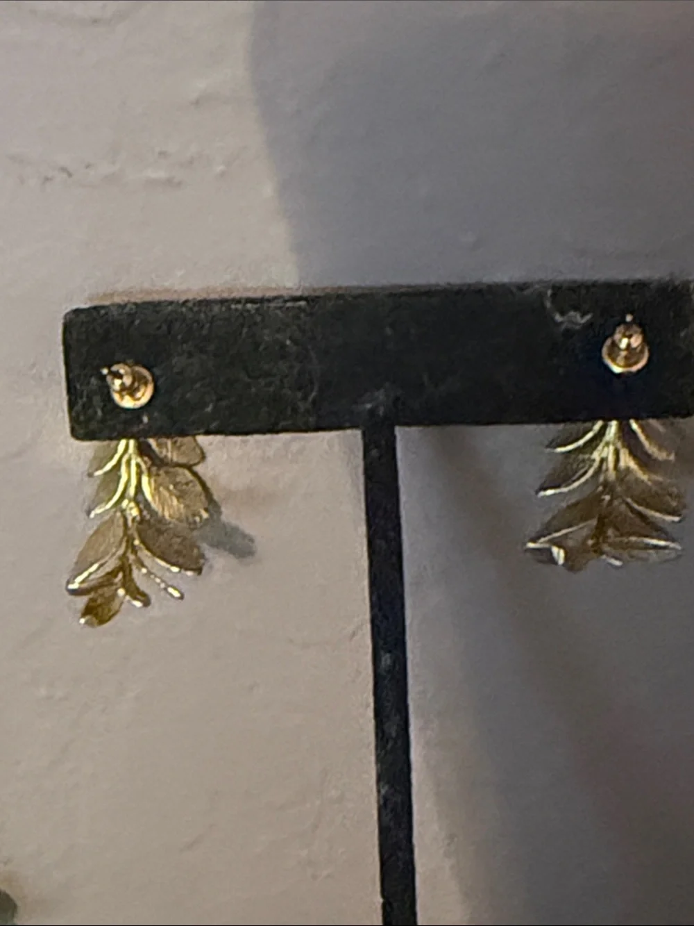 Leaf Cluster Drop Earrings – Gold Tone